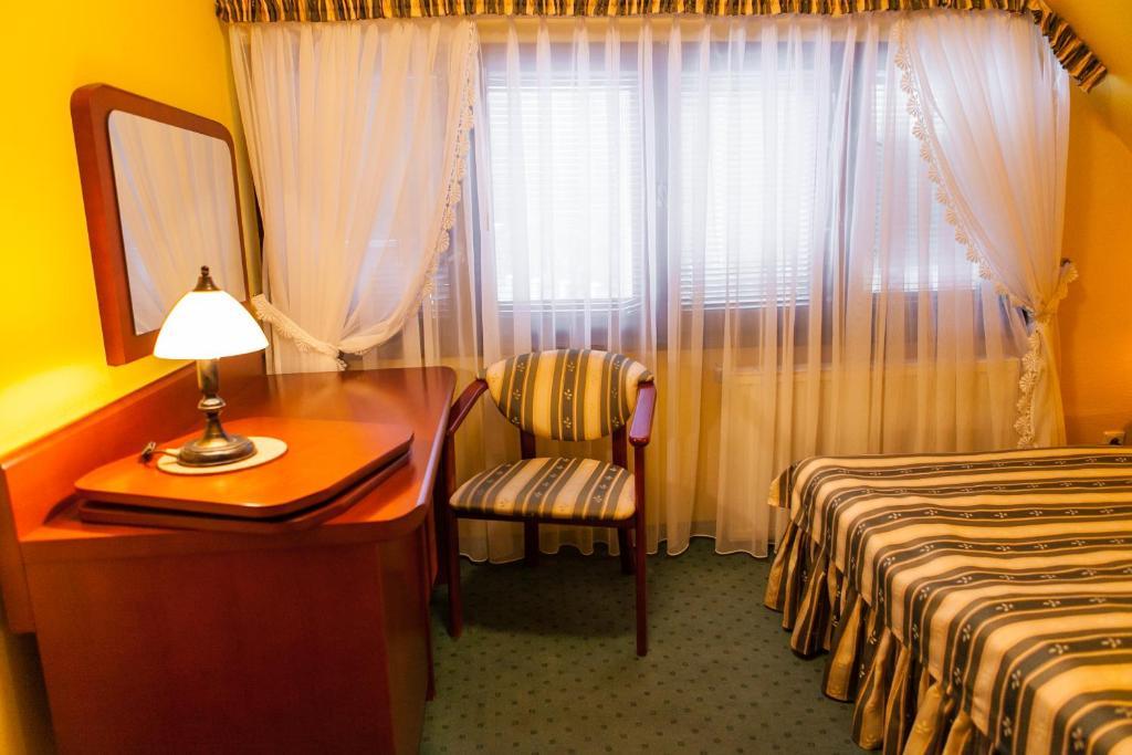 Hotel Rebajlo Piła Szoba fotó