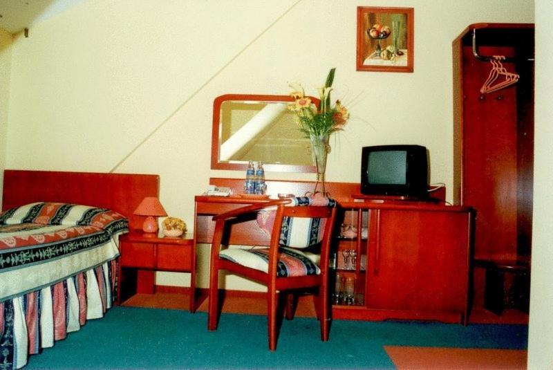 Hotel Rebajlo Piła Szoba fotó